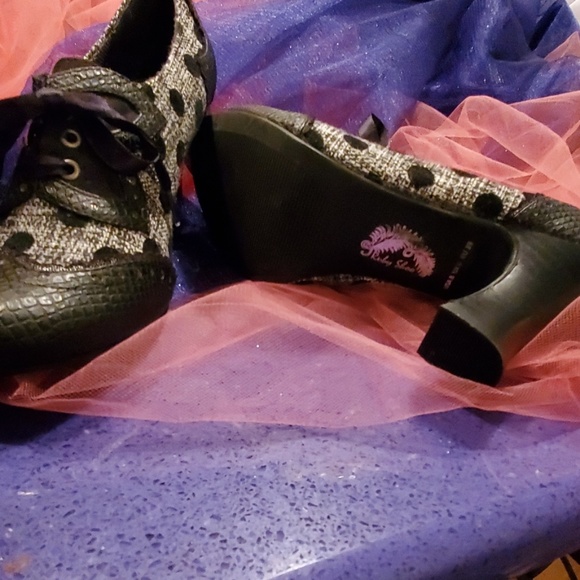 WOW....Ruby Shoo........from England - Picture 4 of 7